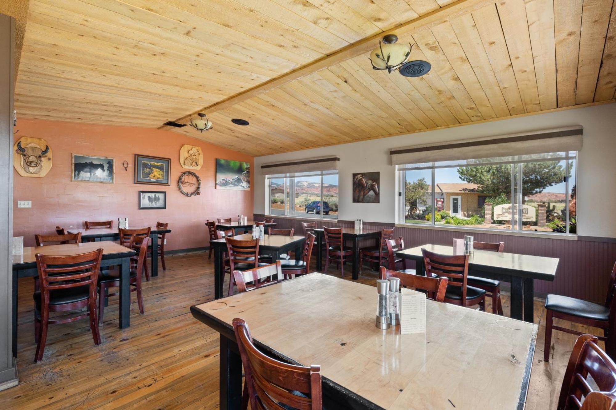 Broken Spur Inn & Steakhouse Torrey Exteriör bild